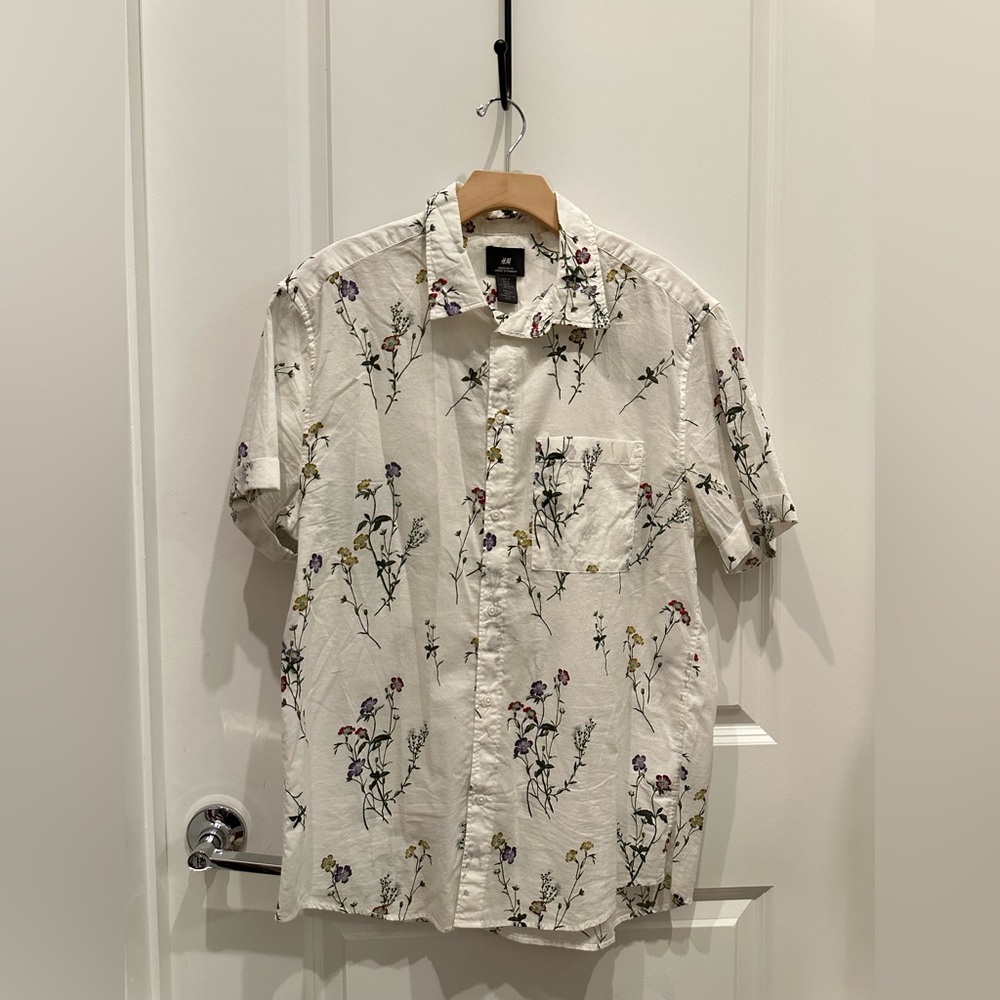 H&M Regular Fit Floral Print Button Down